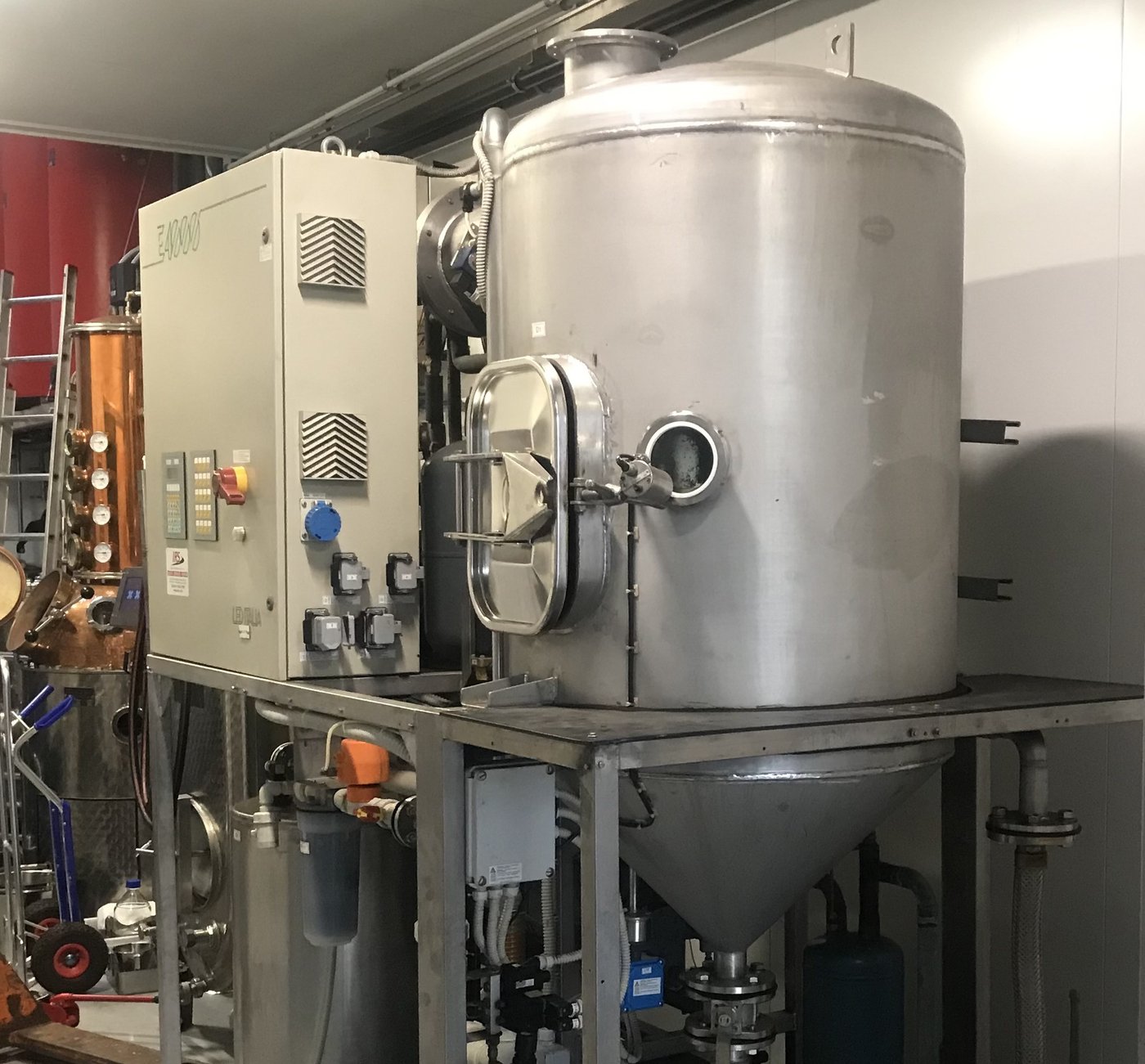 Vacuümdistiller met gemoderniseerde besturing
